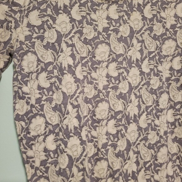 Lucky Brand Gray & Cream Floral Boho Top Size Medium - Picture 3 of 5